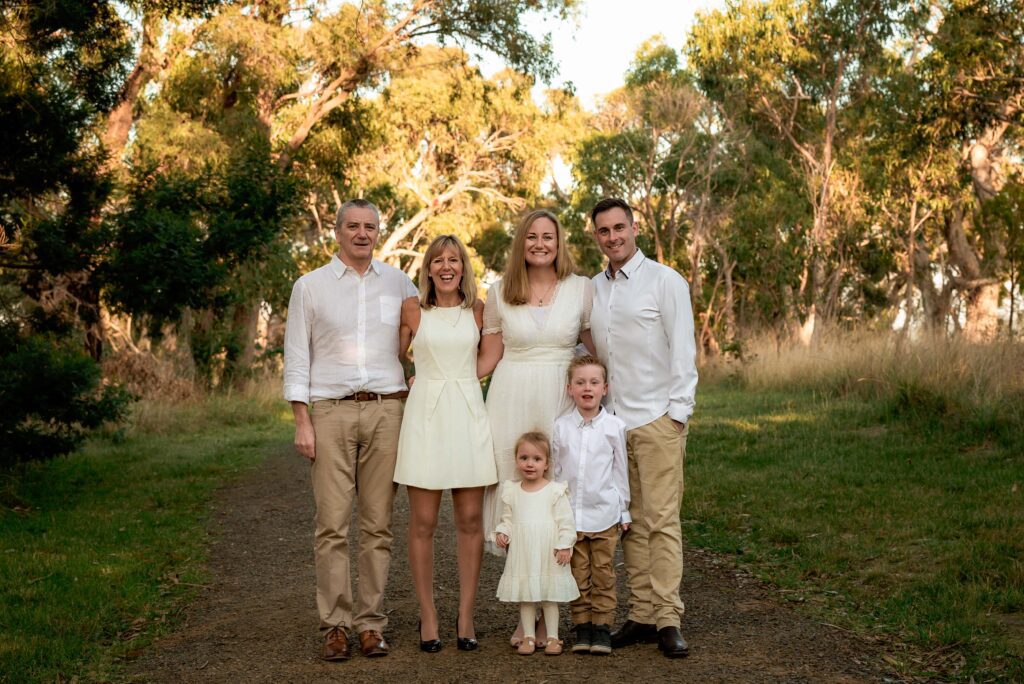 Summer extended family photoshoot at Upwey by Kate Cashin Photography