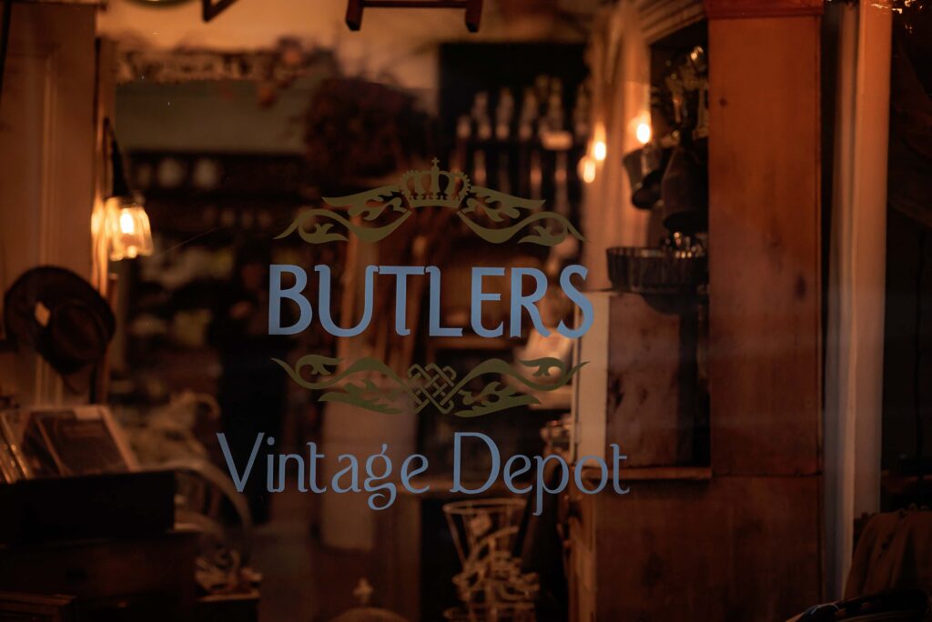 Butlers Vintage Depot in Olinda at night